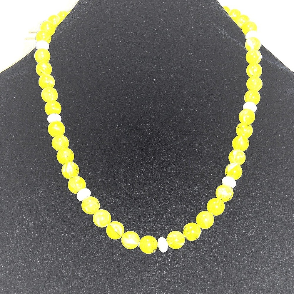 Vintage Yellow &‎ white Necklace marbled glass beads 70s Hippie Boho
